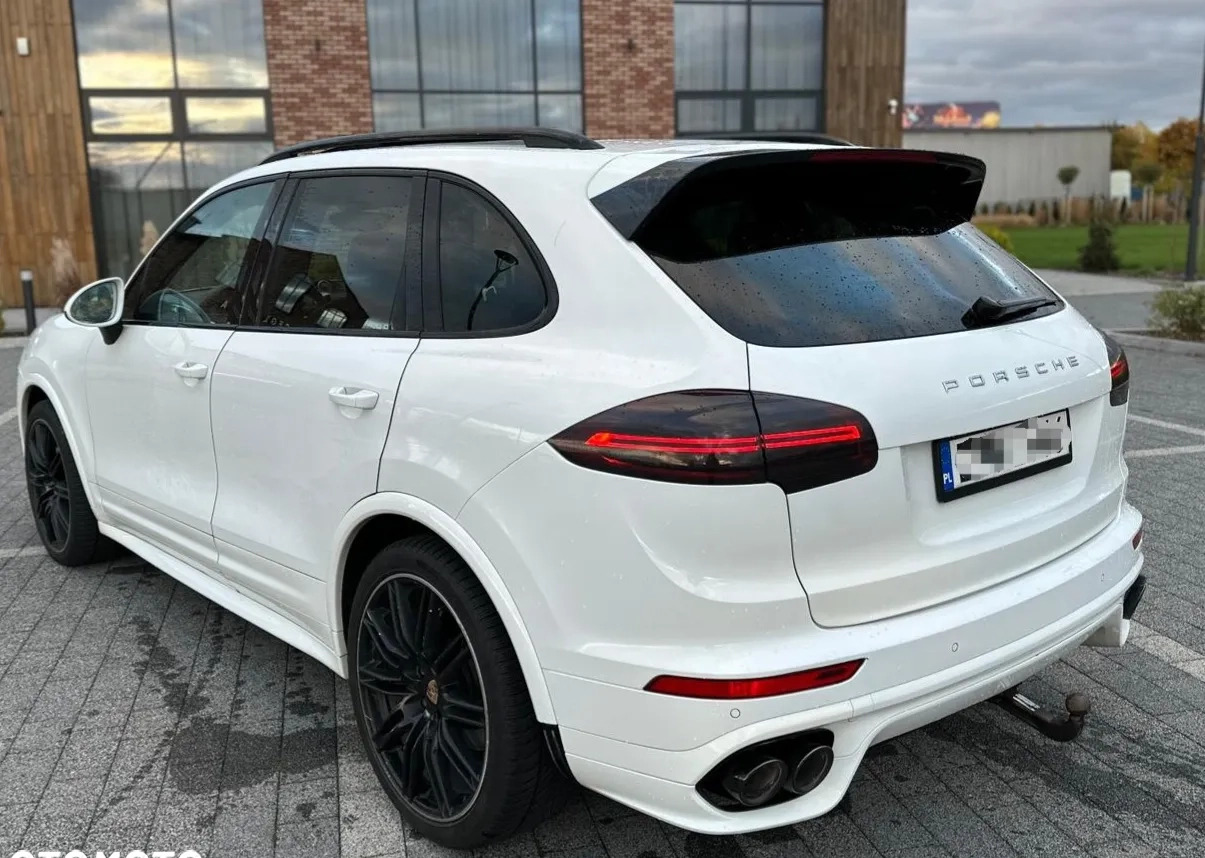 Porsche Cayenne cena 189000 przebieg: 269400, rok produkcji 2015 z Ostróda małe 121